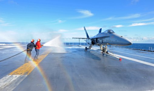Flickr - Official U.S. Navy Imagery - Sailors participate in recovery drills on USS John C. Stennis flight deck.