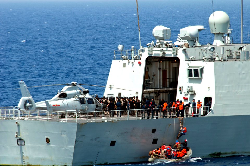 Flickr - Official U.S. Navy Imagery - Sailors visit a Chinese ship.