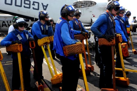 Flickr - Official U.S. Navy Imagery - Sailors wait to recover aircraft.