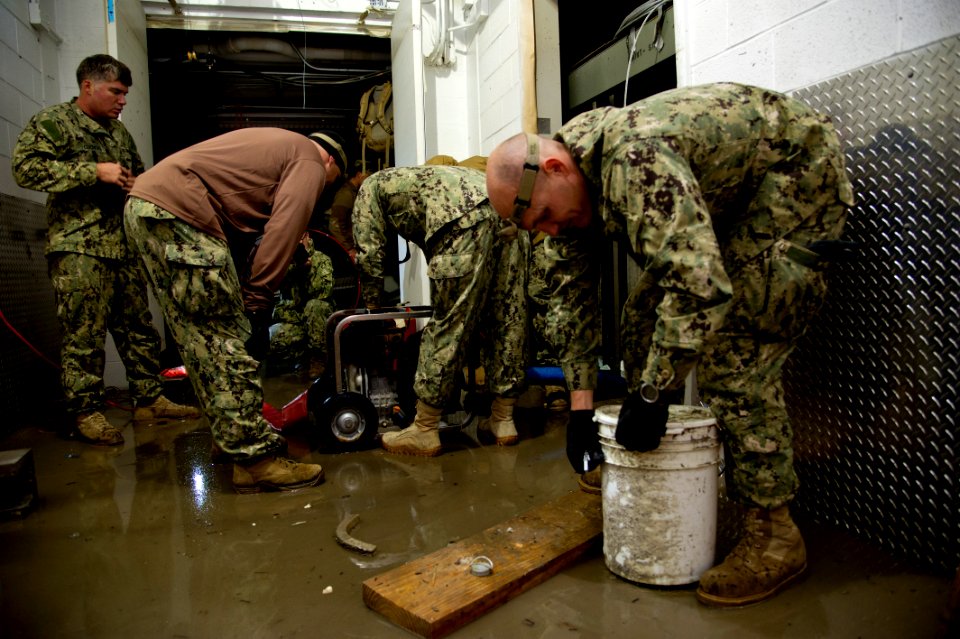 Flickr - Official U.S. Navy Imagery - Sailors prepare to dewater the lower levels of the World Trade Center. (1)