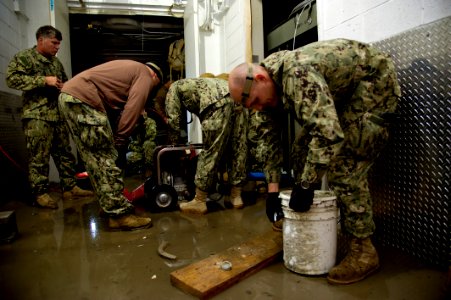 Flickr - Official U.S. Navy Imagery - Sailors prepare to dewater the lower levels of the World Trade Center. (1)