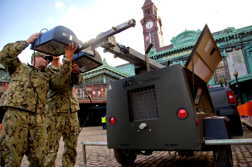 Flickr - Official U.S. Navy Imagery - Sailors set up lights in Hoboken. (1)