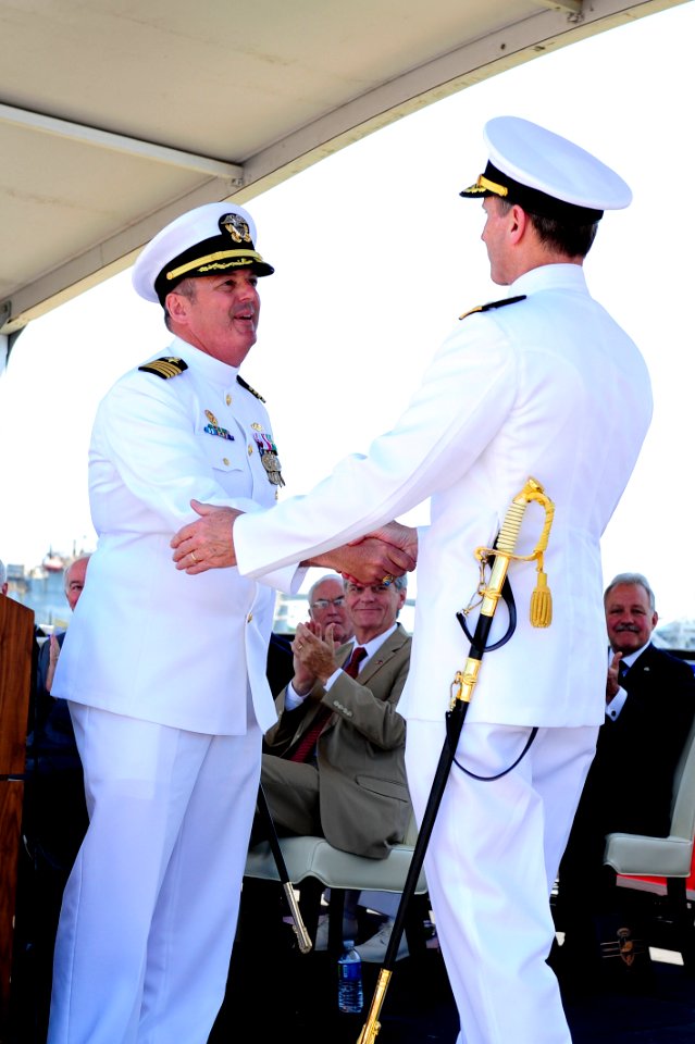 Flickr - Official U.S. Navy Imagery - The CNO congratulates the CO of USS Mississippi.