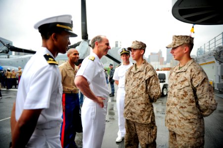 Flickr - Official U.S. Navy Imagery - The CNO meets with Marines aboard USS Wasp.