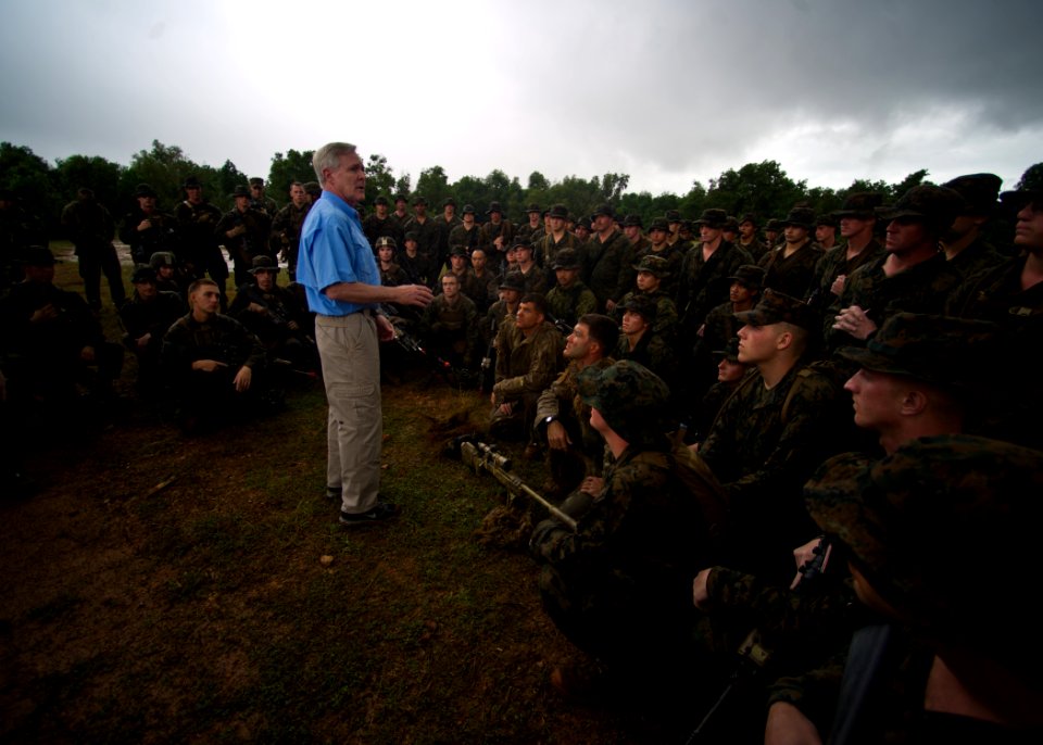 Flickr - Official U.S. Navy Imagery - SECNAV addresses Sailors, Marines and Malaysian Army soldiers.