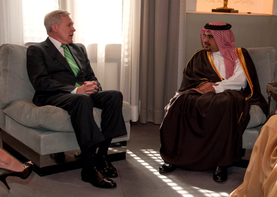 Flickr - Official U.S. Navy Imagery - Secretary of the Navy meets with Crown Prince of Bahrain. (1)
