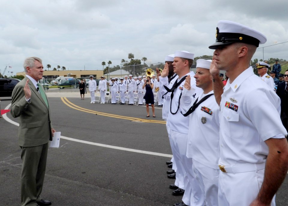 Flickr - Official U.S. Navy Imagery - The SECNAV administers the oath of reenlistment to six Sailors before delivering remarks at an all hands call in Mayport, Fla.