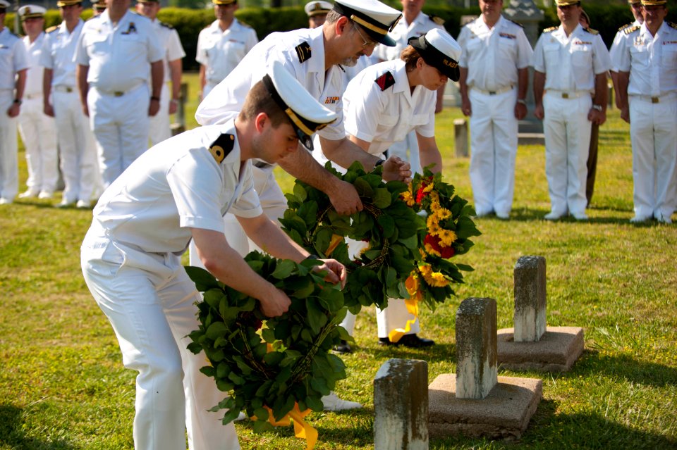 Flickr - Official U.S. Navy Imagery - Spanish navy sailors lay wreaths.
