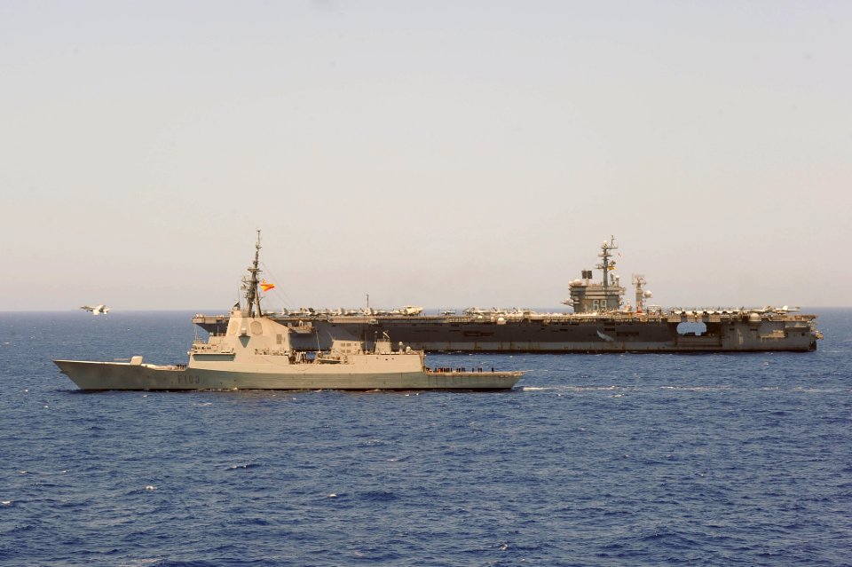 Flickr - Official U.S. Navy Imagery - Spanish Navy frigate Blas de Lezo is alongside USS Dwight D. Eisenhower.