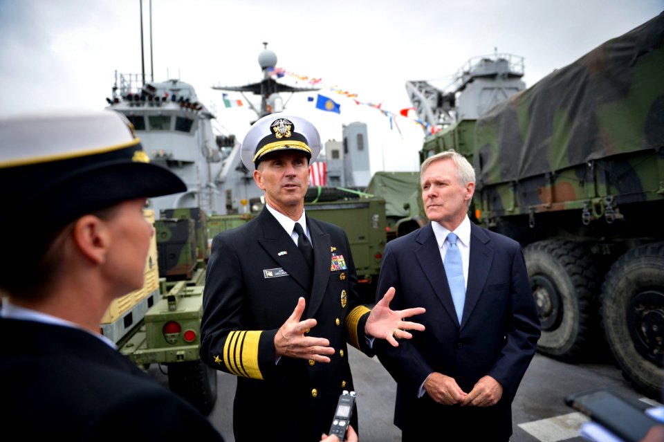 Flickr - Official U.S. Navy Imagery - The CNO and SECNAV speak to Irish media.