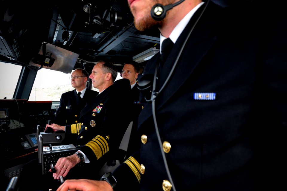 Flickr - Official U.S. Navy Imagery - The CNO pilots the Skjold-class coastal corvette HNoMS Skudd.