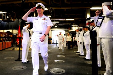 Flickr - Official U.S. Navy Imagery - The CNO is piped over the side after attending a U.N. Community Advisors Reception.