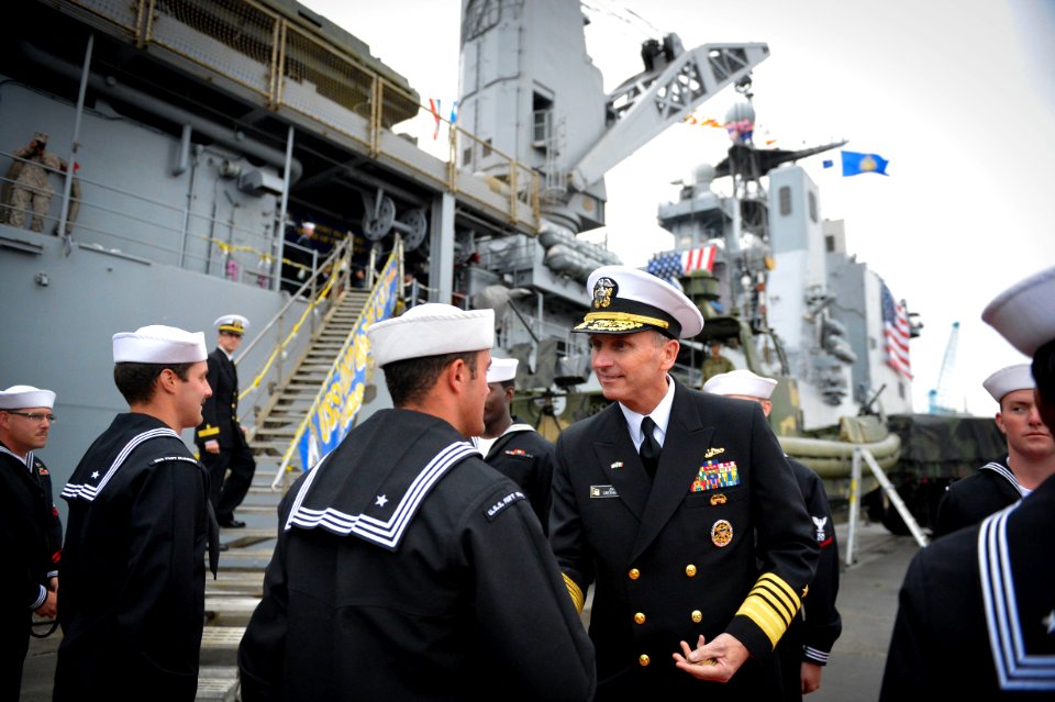 Flickr - Official U.S. Navy Imagery - The CNO meets with Sailors. (1)