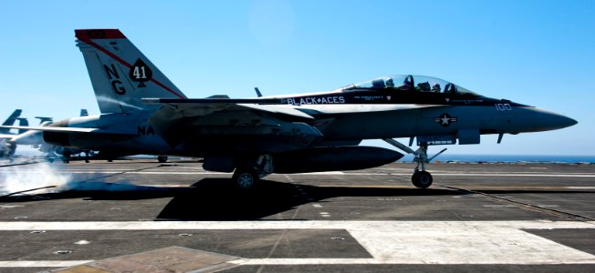 Flickr - Official U.S. Navy Imagery - The commander of Naval Air Forces completes his last trap.
