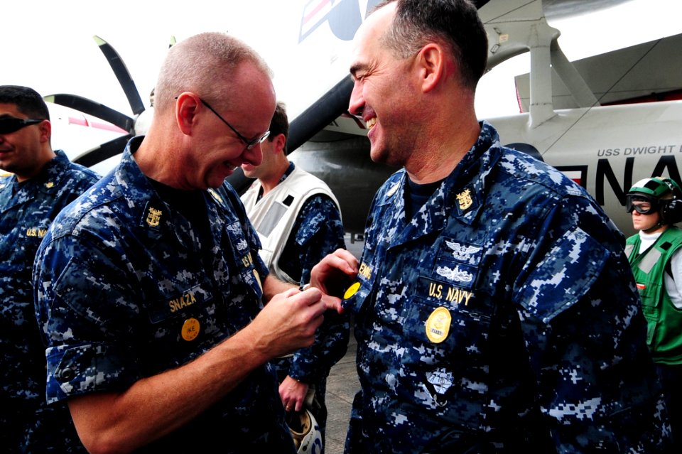 Flickr - Official U.S. Navy Imagery - The otal Force Fleet Master Chief receives an “I Like IKE” pin.