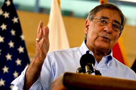 Flickr - Official U.S. Navy Imagery - The SECDEF speaks to service members and civilian employees at the U.S. Pacific Command headquarters at Camp H.M. Smith, Hawaii. (1)
