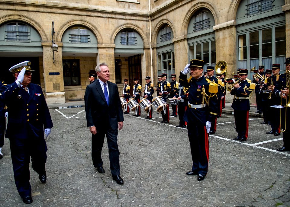 Flickr - Official U.S. Navy Imagery - The SECNAV inspects sailors of the French navy during a welcoming ceremony at French navy headquarters in Paris, France.