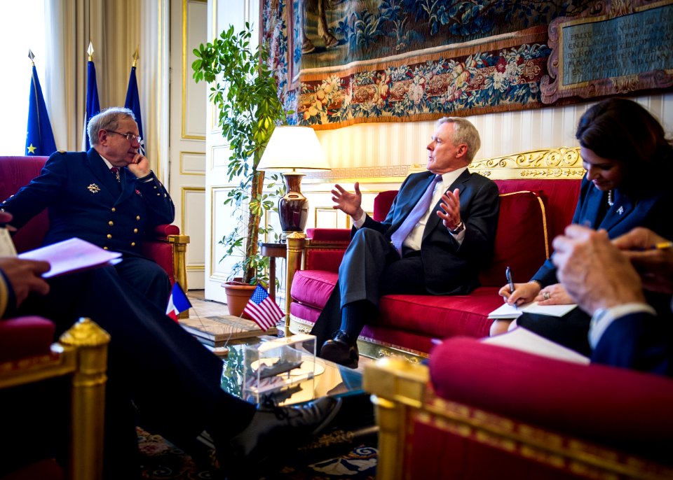Flickr - Official U.S. Navy Imagery - The SECNAV meets with chief of staff for the French navy at the French navy headquarters in Paris.