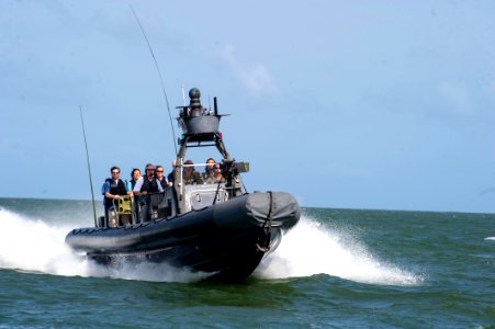 Flickr - Official U.S. Navy Imagery - The SECNAV rides with Sailors.
