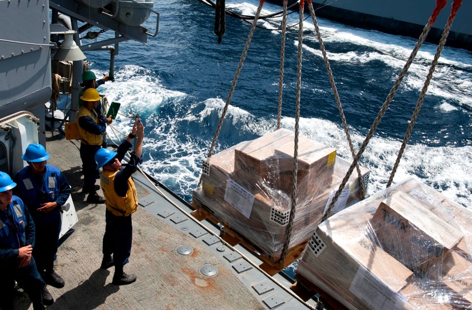 Flickr - Official U.S. Navy Imagery - USS Cape St. George takes on stores.