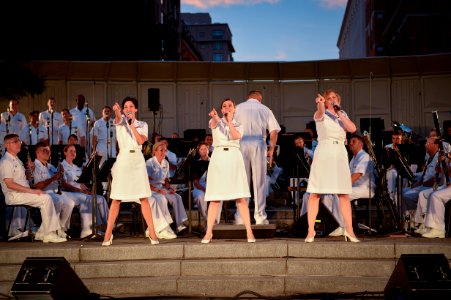 Flickr - Official U.S. Navy Imagery - The U.S. Navy Band performs a Concert on the Avenue event.