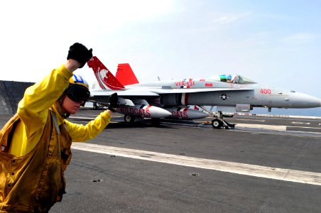 Flickr - Official U.S. Navy Imagery - USS Dwight D. Eisenhower conducts flight operations. (3)