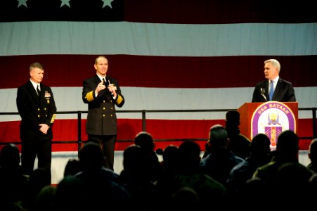 Flickr - Official U.S. Navy Imagery - U.S. Navy top leadership speak to USS Bataan Sailors on an announcement of the 21st Century Sailor and Marine initiative.