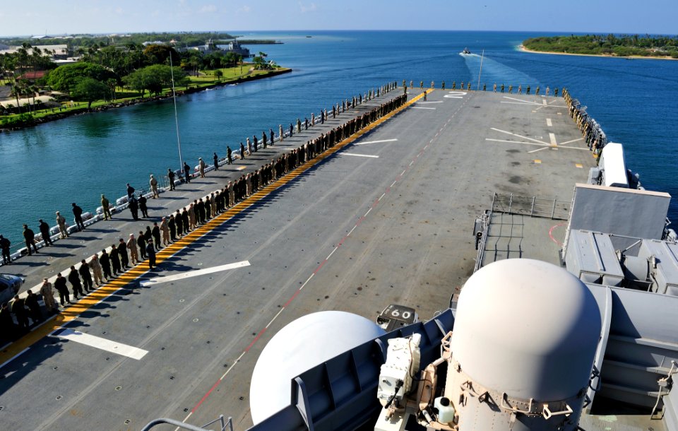 Flickr - Official U.S. Navy Imagery - USS Essex departs Joint Base Pearl Harbor-Hickam.