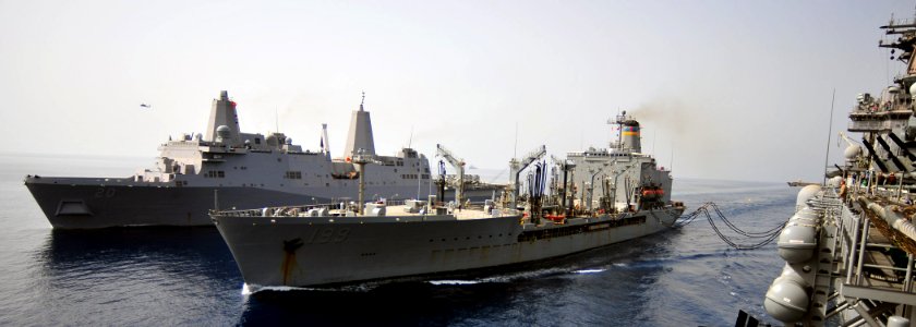 Flickr - Official U.S. Navy Imagery - USNS Tippecanoe replenishes USS Boxer and USS Green Bay.