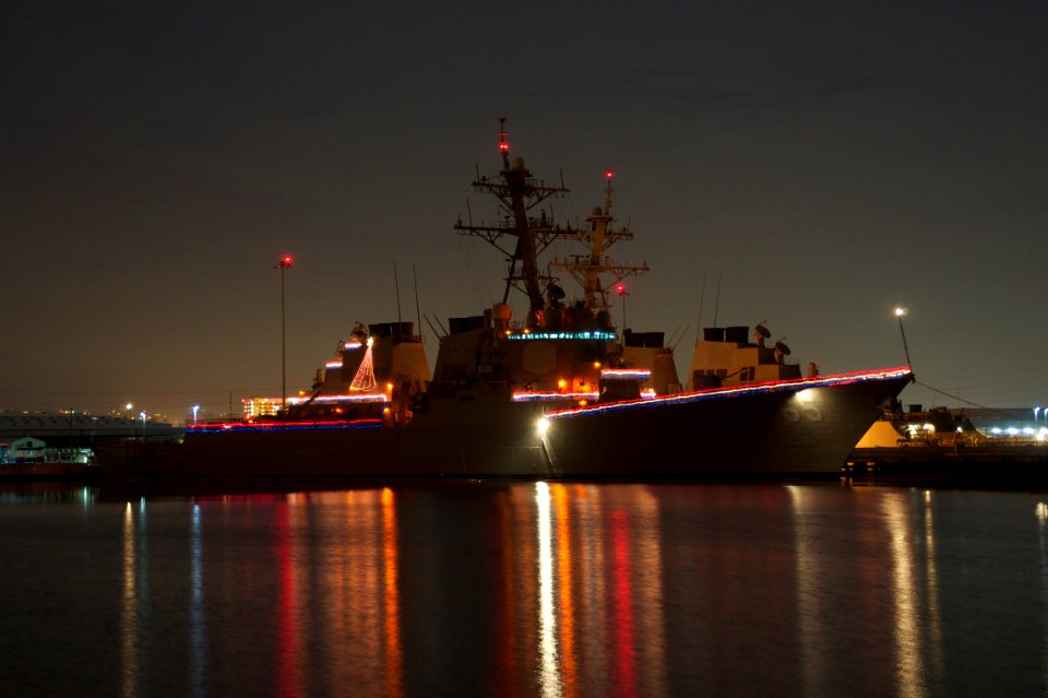 Flickr - Official U.S. Navy Imagery - USS Benfold displays holiday lights.