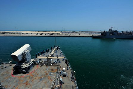 Flickr - Official U.S. Navy Imagery - USS Gunston Hall arrives at Mina Salman Pier.