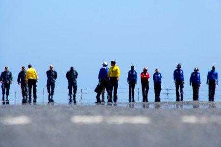 Flickr - Official U.S. Navy Imagery - USS Bonhomme Richard Sailors conduct a foreign object damage walk down
