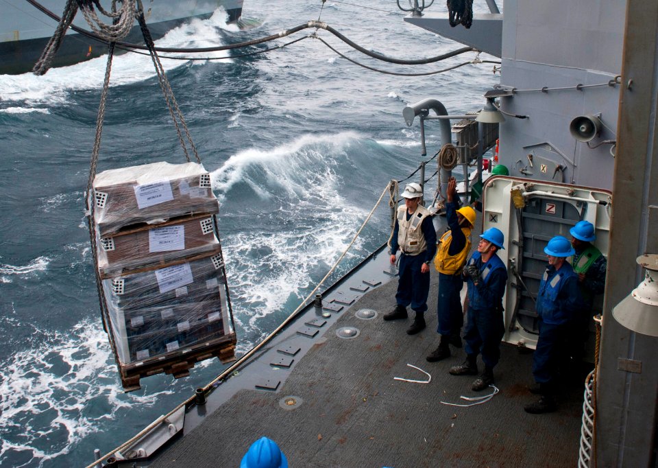 Flickr - Official U.S. Navy Imagery - USS Cape St. George gets supplies.