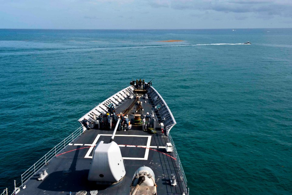Flickr - Official U.S. Navy Imagery - USS Cape St. George transits the Florida Keys.