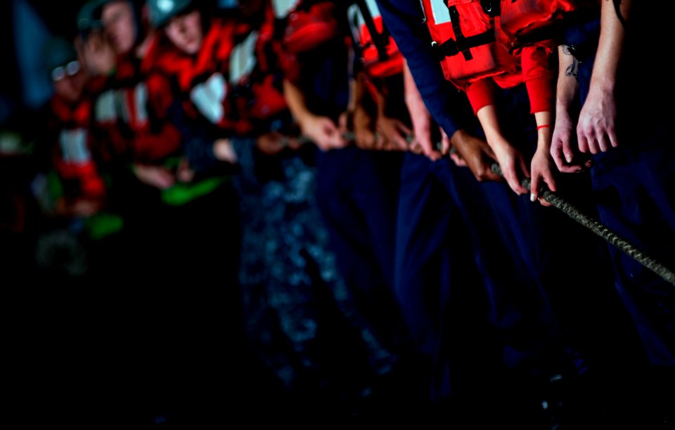 Flickr - Official U.S. Navy Imagery - USS Carl Vinson Sailors man a line during underway replenishment.