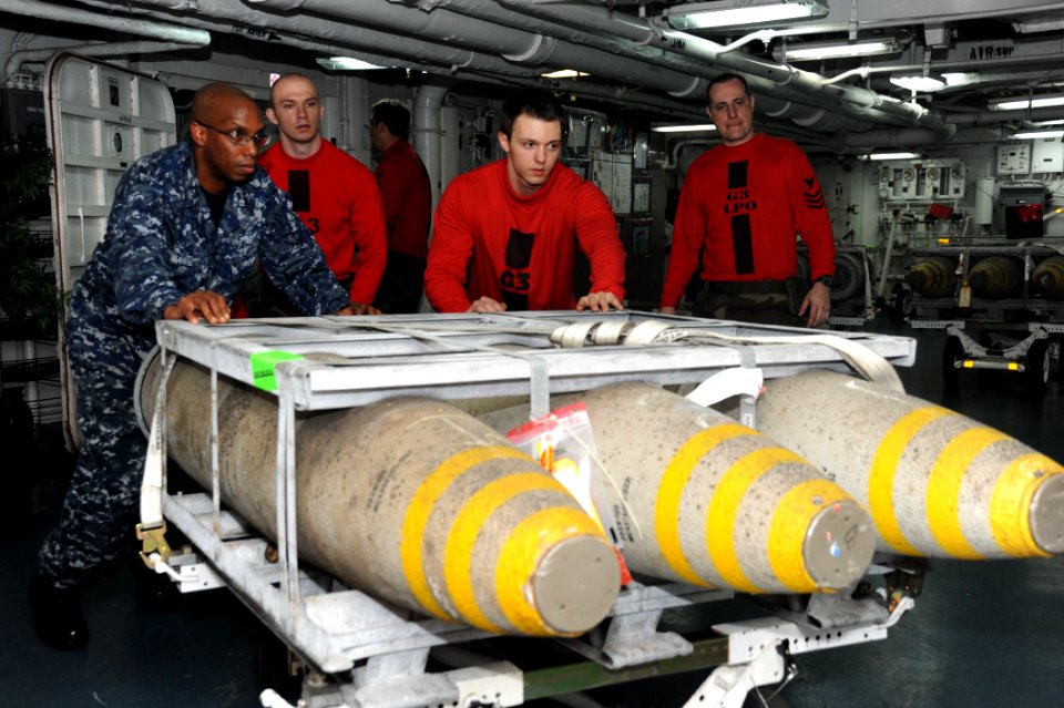 Flickr - Official U.S. Navy Imagery - USS Enterprise prepares to come home.