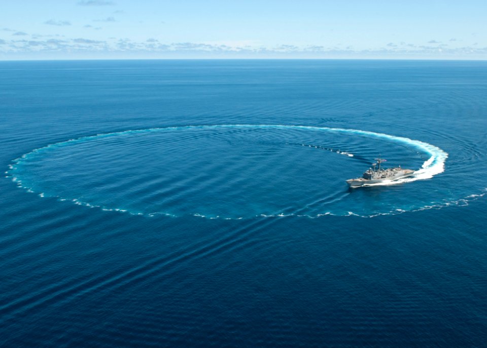 Flickr - Official U.S. Navy Imagery - USS Nicholas makes turns in the Pacific Ocean.