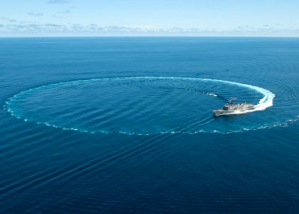 Flickr - Official U.S. Navy Imagery - USS Nicholas makes turns in the Pacific Ocean.