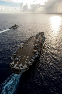 Flickr - Official U.S. Navy Imagery - USS George Washington and USS Mobile Bay.