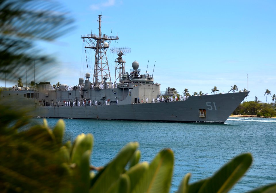 Flickr - Official U.S. Navy Imagery - USS Gary (FFG 51) transits the waters of Joint Base Pearl Harbor-Hickam.