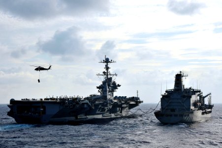 Flickr - Official U.S. Navy Imagery - USS George Washington conducts a replenishment at sea.