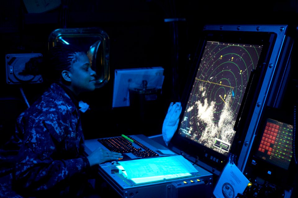Flickr - Official U.S. Navy Imagery - USS George Washington monitors flight operations