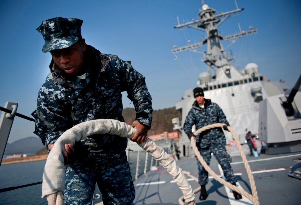 Flickr - Official U.S. Navy Imagery - USS Stockdale Sailors prepare to get ship underway.