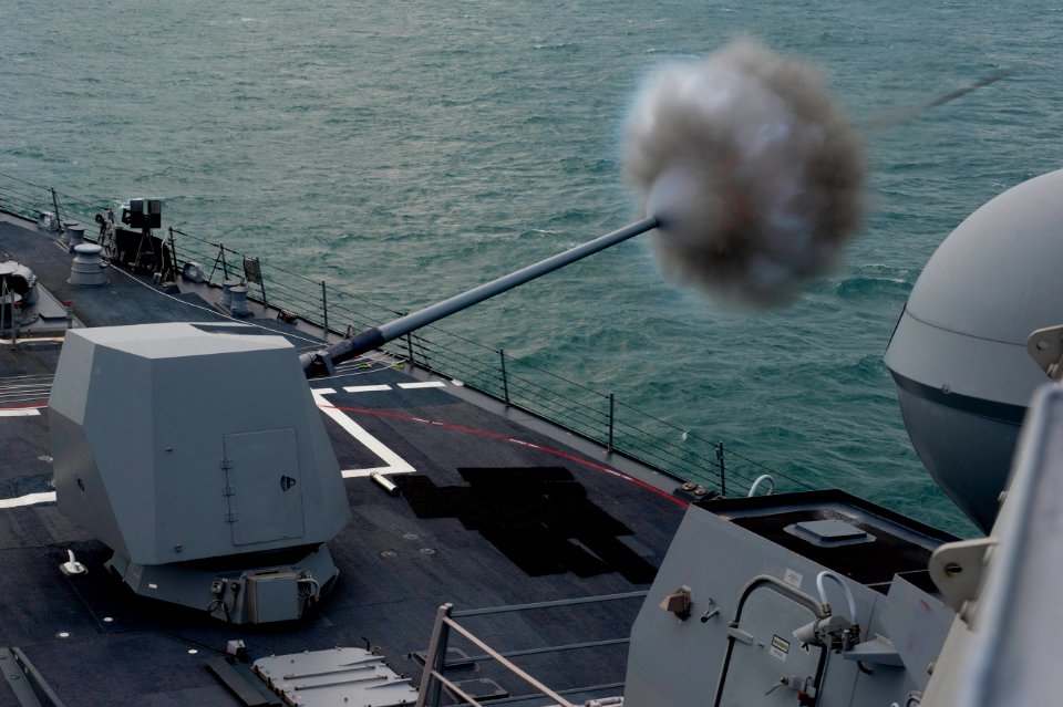 Flickr - Official U.S. Navy Imagery - USS Jason Dunham conduct a live-fire exercise.