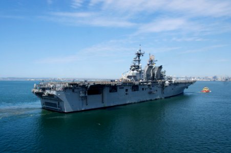 Flickr - Official U.S. Navy Imagery - USS Makin Island departs San Diego.