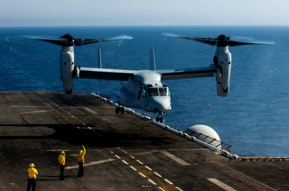 Flickr - Official U.S. Navy Imagery - USS Makin Island conducts flight operations.