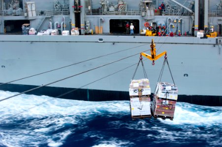 Flickr - Official U.S. Navy Imagery - USS New Orleans receives supplies.