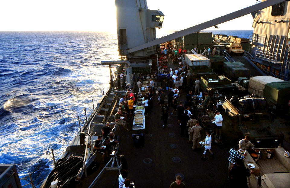 Flickr - Official U.S. Navy Imagery - USS Pearl Harbor crew enjoy steel beach picnic.