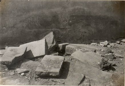 Fliegerangriff auf Triest.Blindgänger in der Strasse Via Salita Promodore. (BildID 15599072)