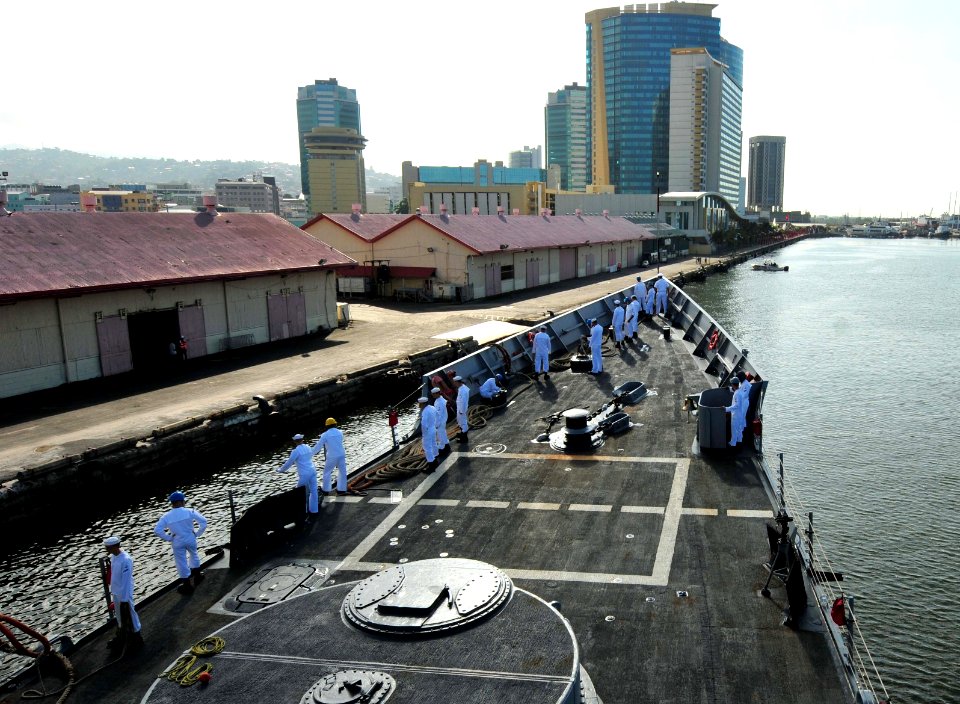 Flickr - Official U.S. Navy Imagery - USS Underwood arrives in Port of Spain, Trinidad and Tobago.